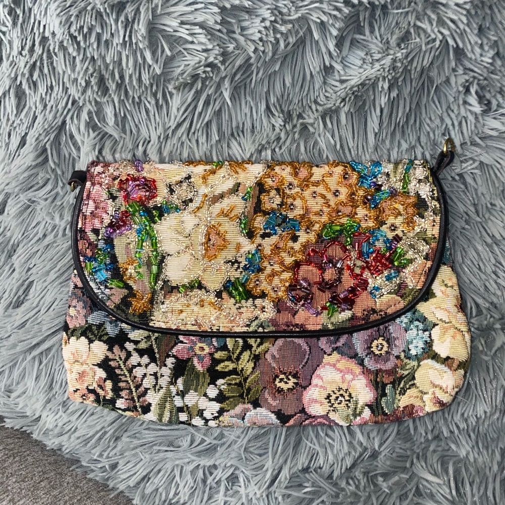 Floral vintage Clutch